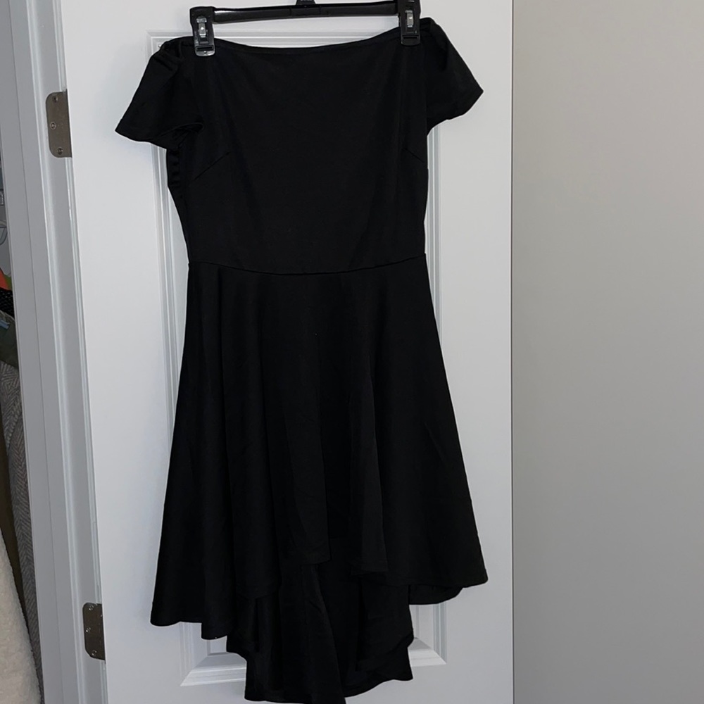 ⭐️Off the shoulder little black dress